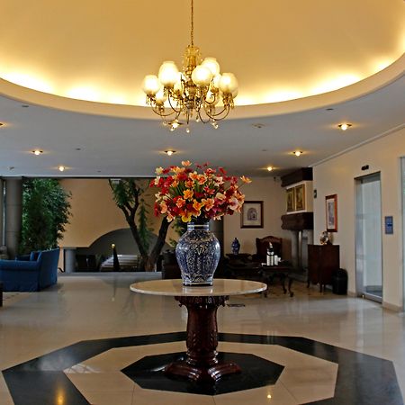 Krystal Satelite Maria Barbara Hotel Tlalnepantla  Exterior foto Lobby