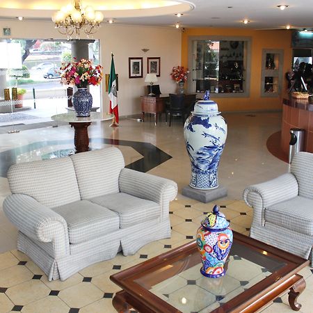 Krystal Satelite Maria Barbara Hotel Tlalnepantla  Exterior foto Lobby