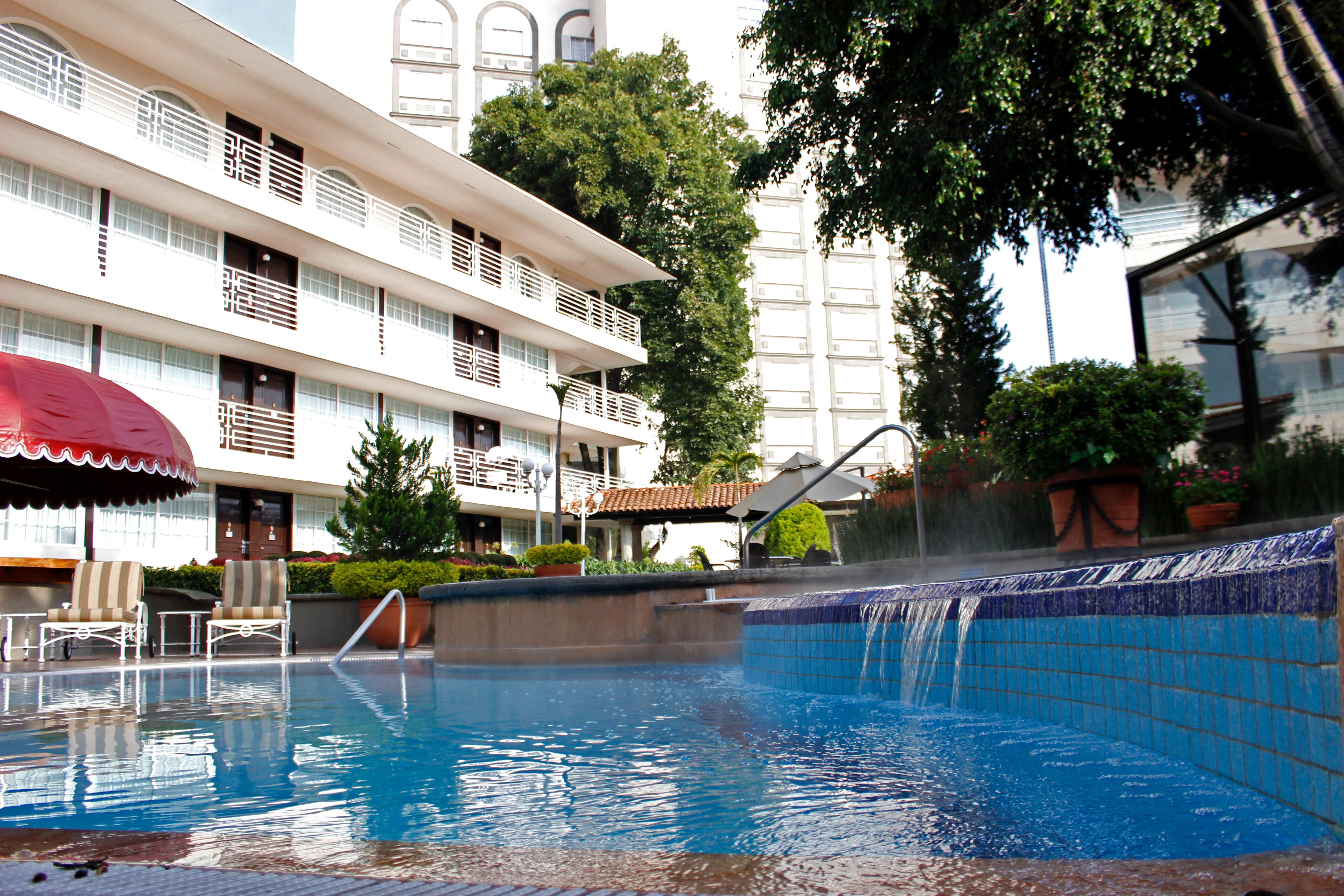 Krystal Satelite Maria Barbara Hotel Tlalnepantla  Exterior foto Hotel's pool