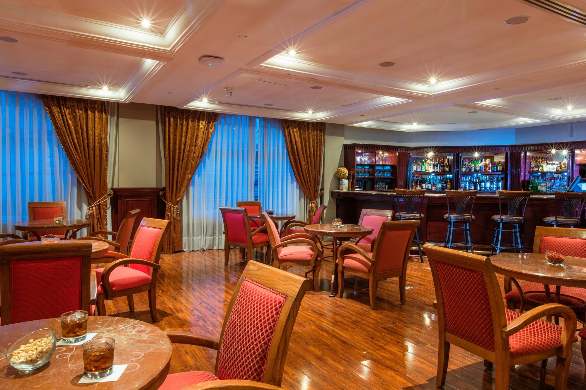 Krystal Satelite Maria Barbara Hotel Tlalnepantla  Exterior foto The bar at the 19th floor