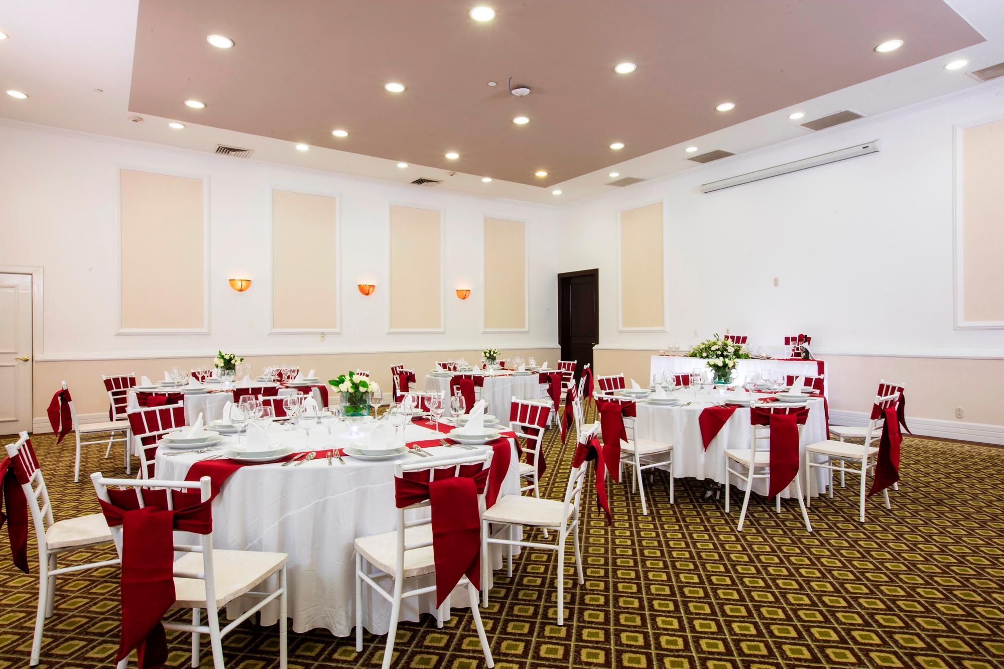 Krystal Satelite Maria Barbara Hotel Tlalnepantla  Exterior foto The interior of the ballroom
