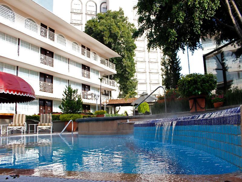 Krystal Satelite Maria Barbara Hotel Tlalnepantla  Exterior foto Hotel's pool