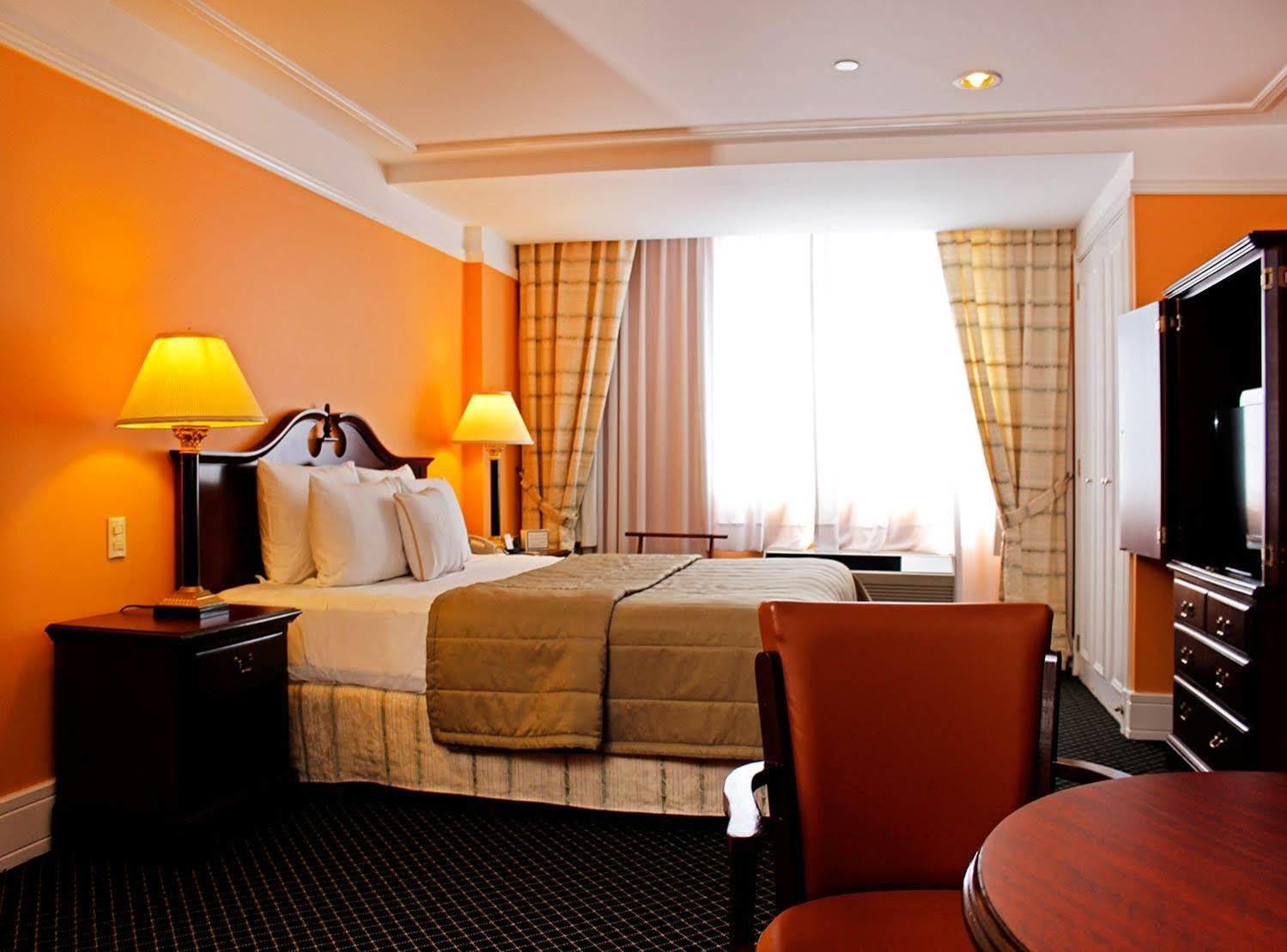 Krystal Satelite Maria Barbara Hotel Tlalnepantla  Exterior foto A typical room at the hotel