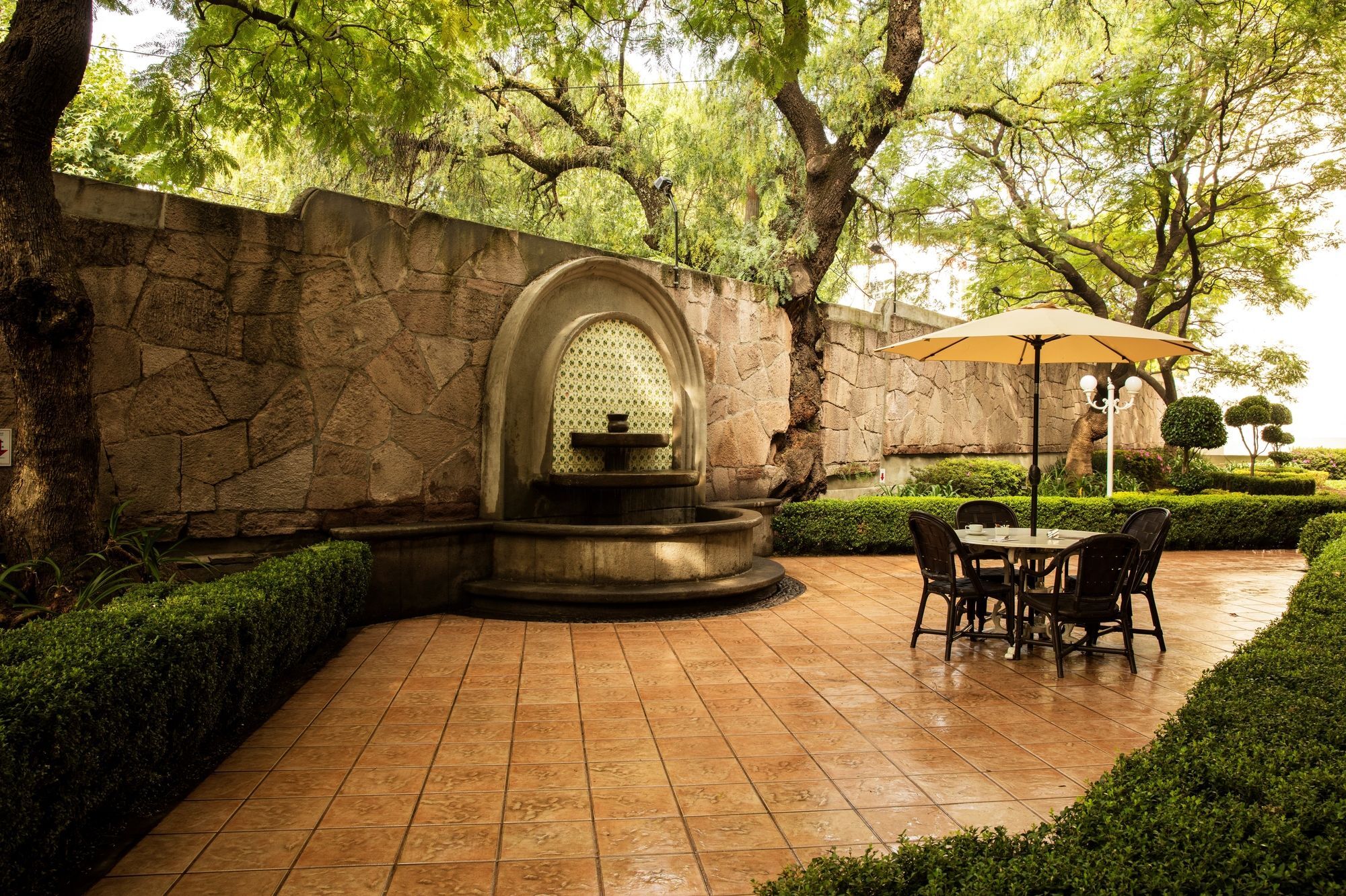 Krystal Satelite Maria Barbara Hotel Tlalnepantla  Exterior foto Fountain at the Four Seasons Hotel