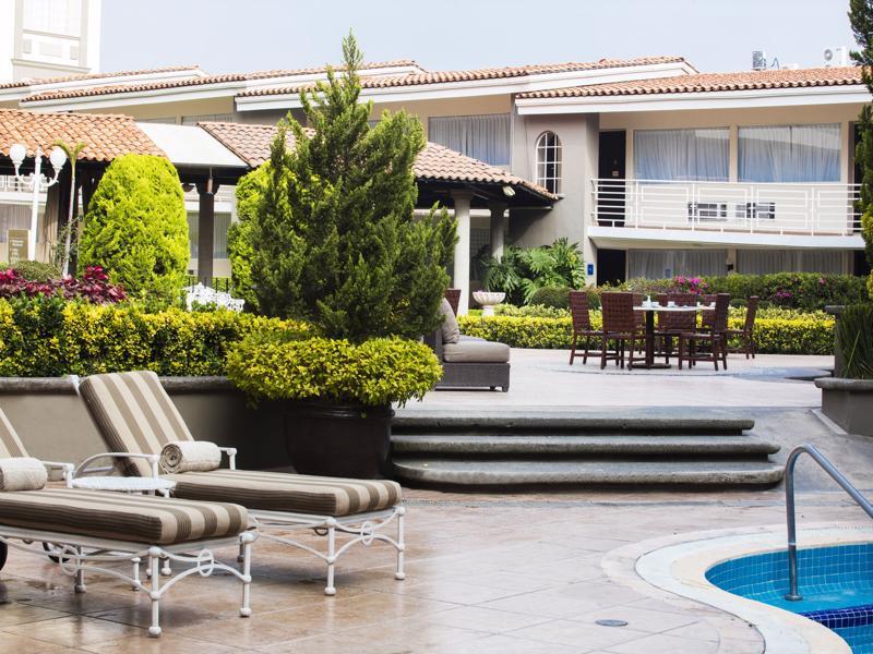 Krystal Satelite Maria Barbara Hotel Tlalnepantla  Exterior foto The pool at the hotel
