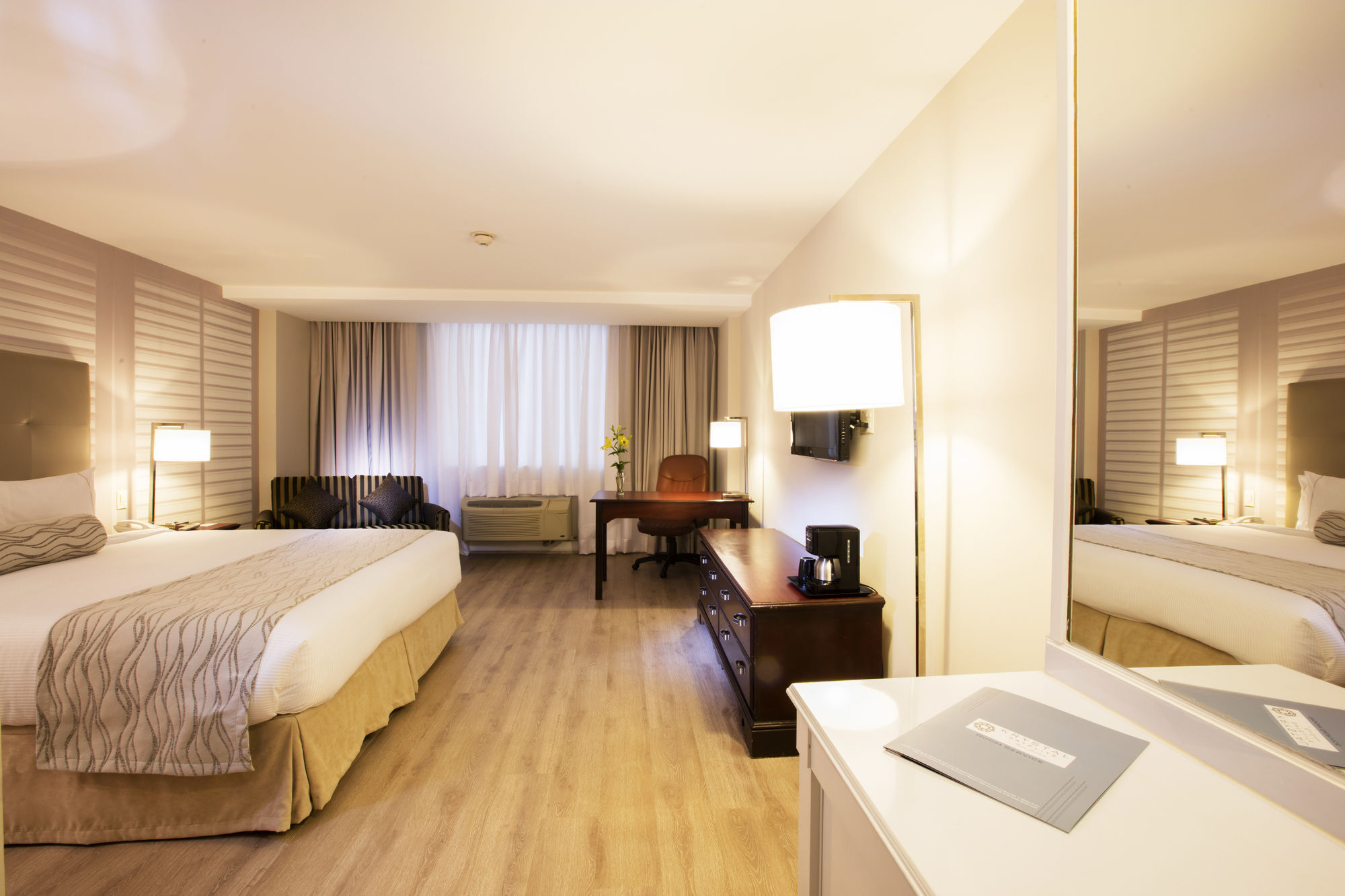 Krystal Satelite Maria Barbara Hotel Tlalnepantla  Exterior foto A room at the hotel