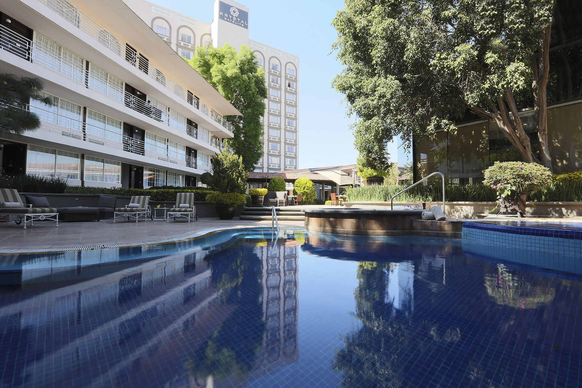 Krystal Satelite Maria Barbara Hotel Tlalnepantla  Exterior foto The pool at the hotel