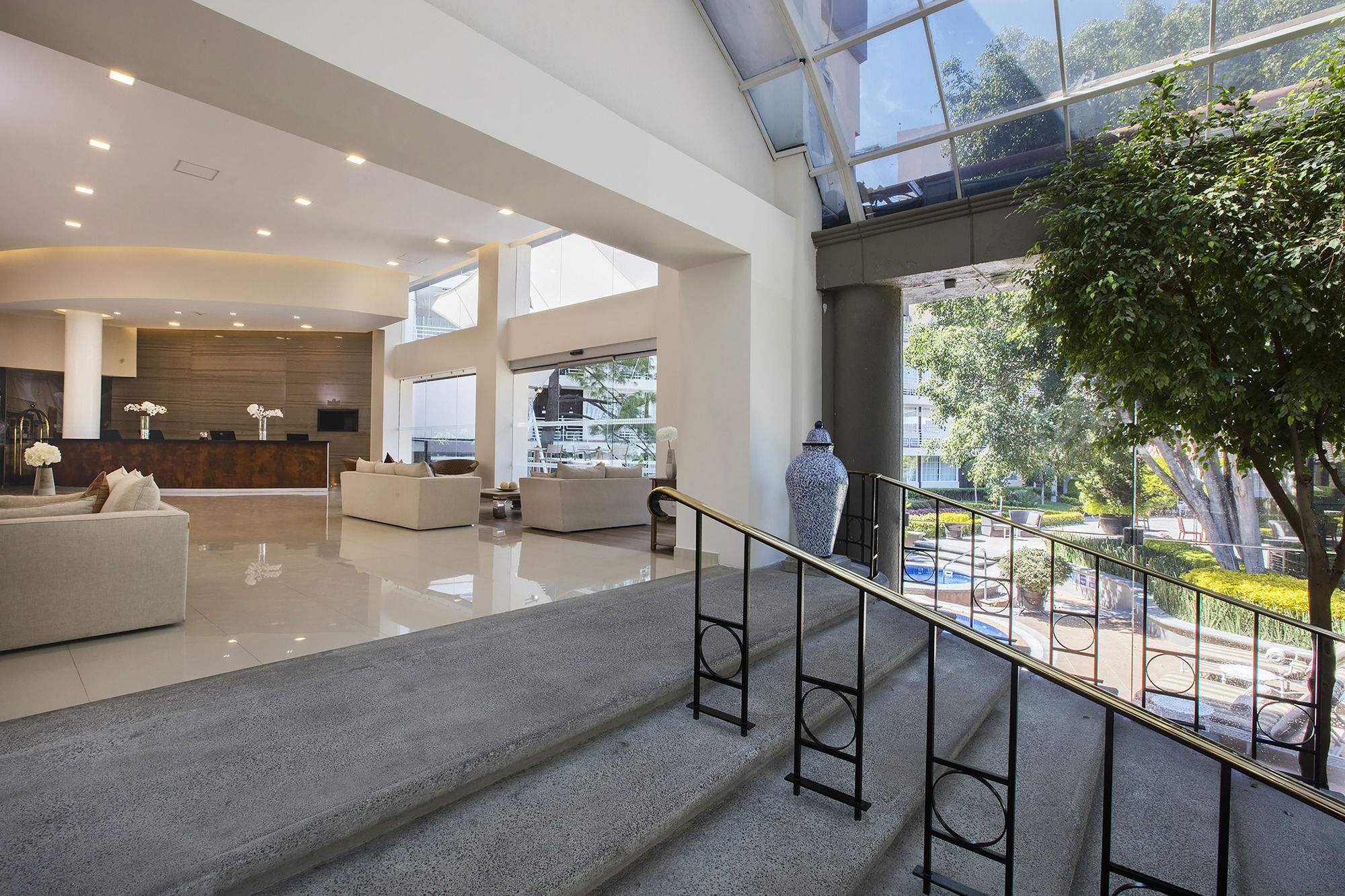 Krystal Satelite Maria Barbara Hotel Tlalnepantla  Exterior foto Lobby